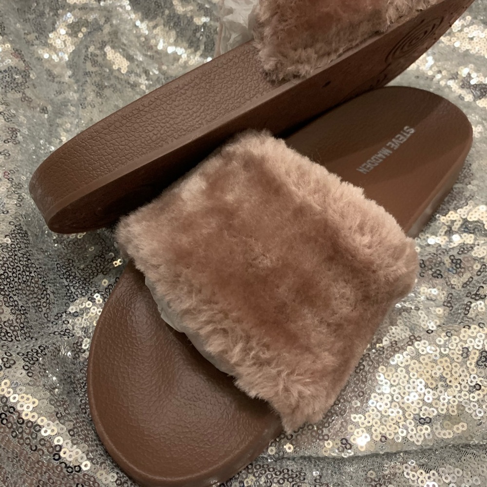 Brand New Steve Madden Slides.